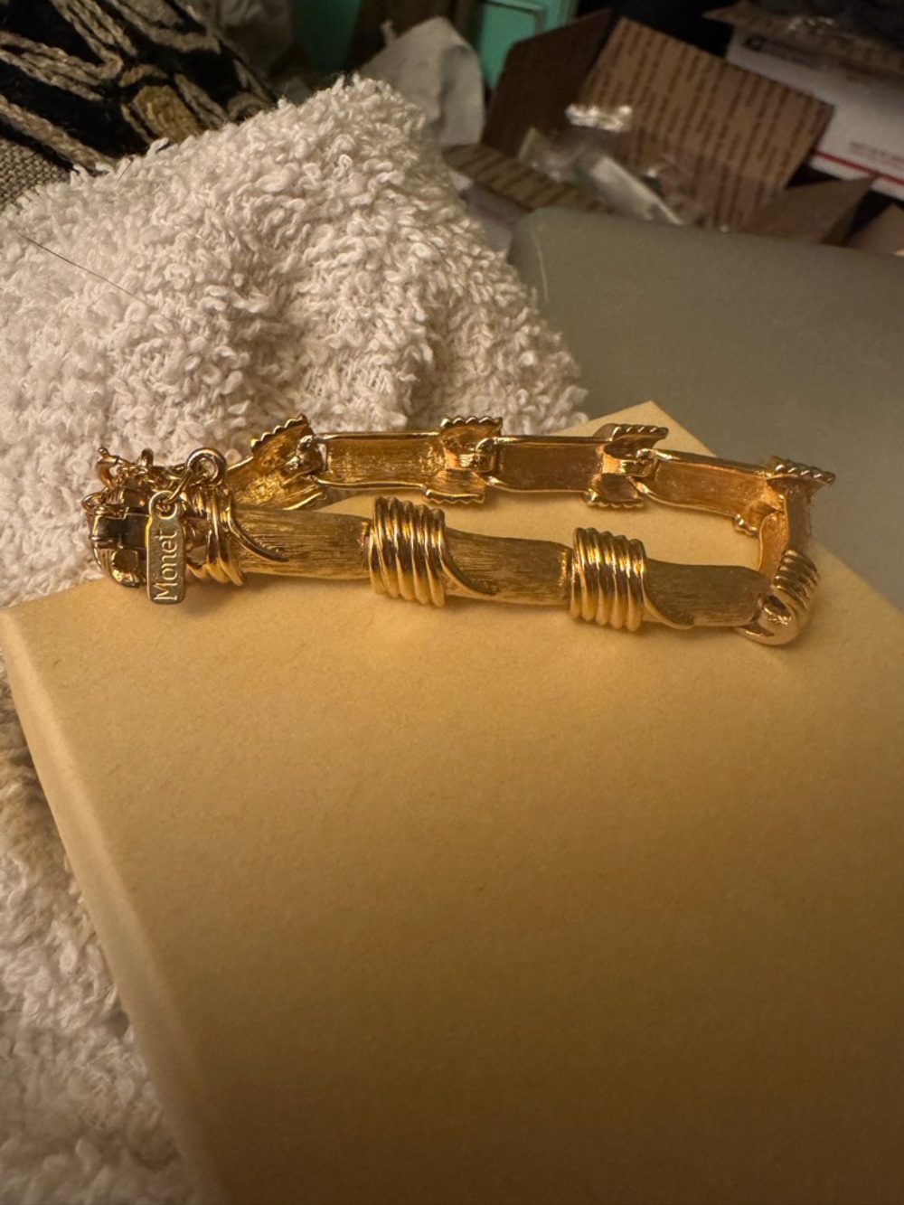 Vintage 1960s Monet gold tone bracelet chunky chain signed jewelry trifari 70s - Picture 4 of 5